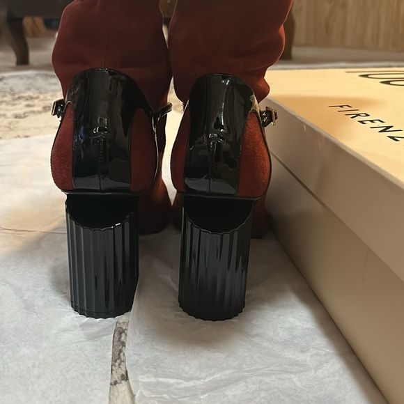 Selling never used Roberto Cavalli open toe boots. - Picture 4 of 10